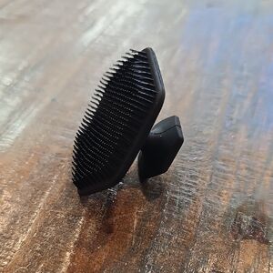 Ergonomic Black Exfoliating Brush